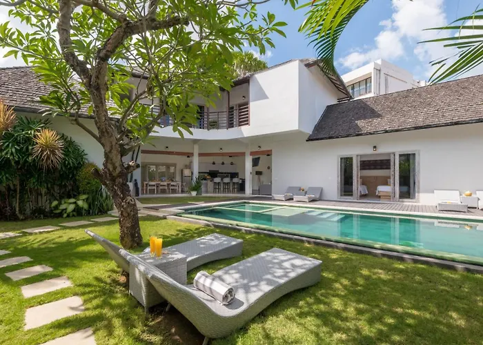 Hiburan 1 By Finder * Seminyak (Bali)